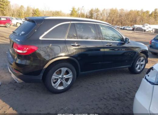 Mercedes - Glc300 - 2018 - Black - 41771484