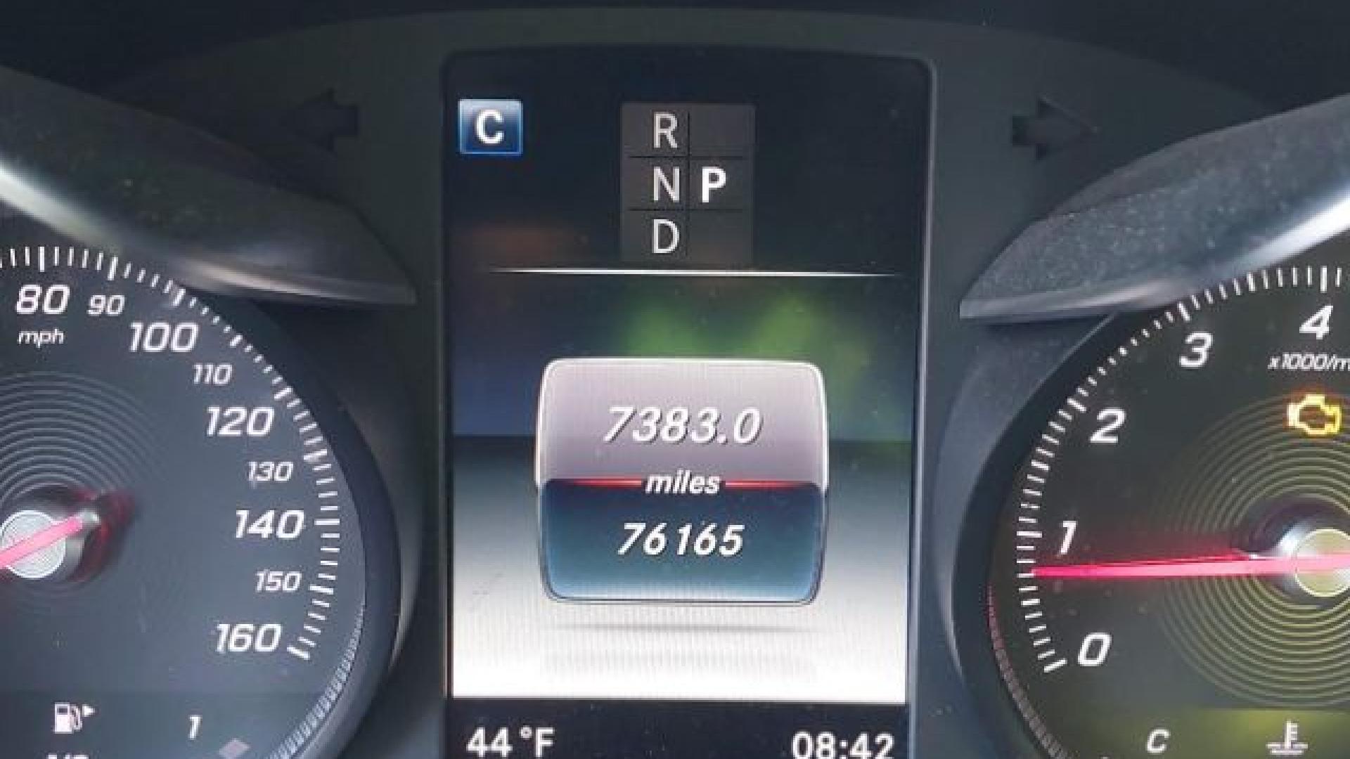 Mercedes - Glc300 - 2018 - Black - 41771484