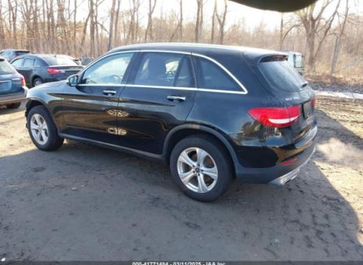 Mercedes - Glc300 - 2018 - Black - 41771484