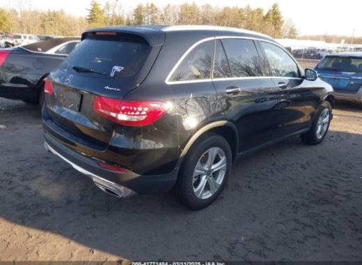 Mercedes - Glc300 - 2018 - Black - 41771484