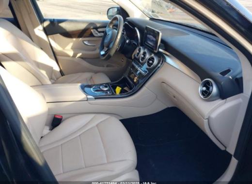 Mercedes - Glc300 - 2018 - Black - 41771484