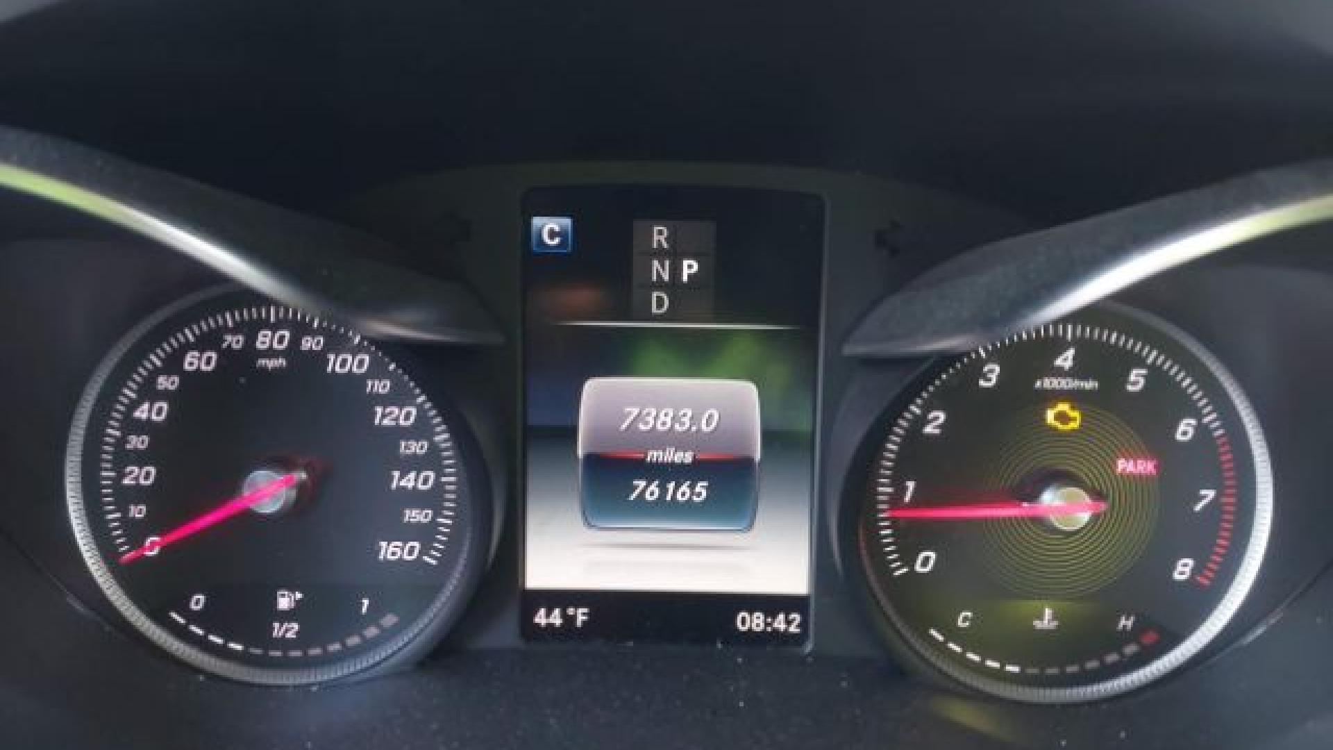 Mercedes - Glc300 - 2018 - Black - 41771484