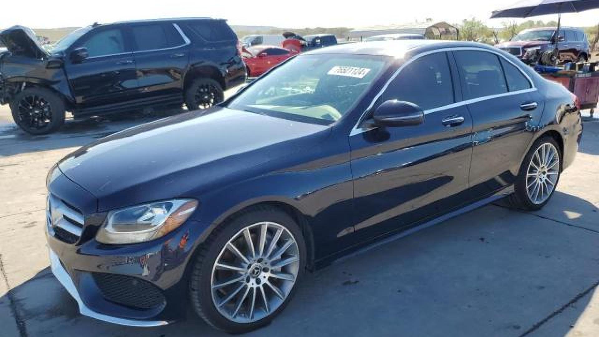 Mercedes - C300 - 2017 - Blue - 76501124