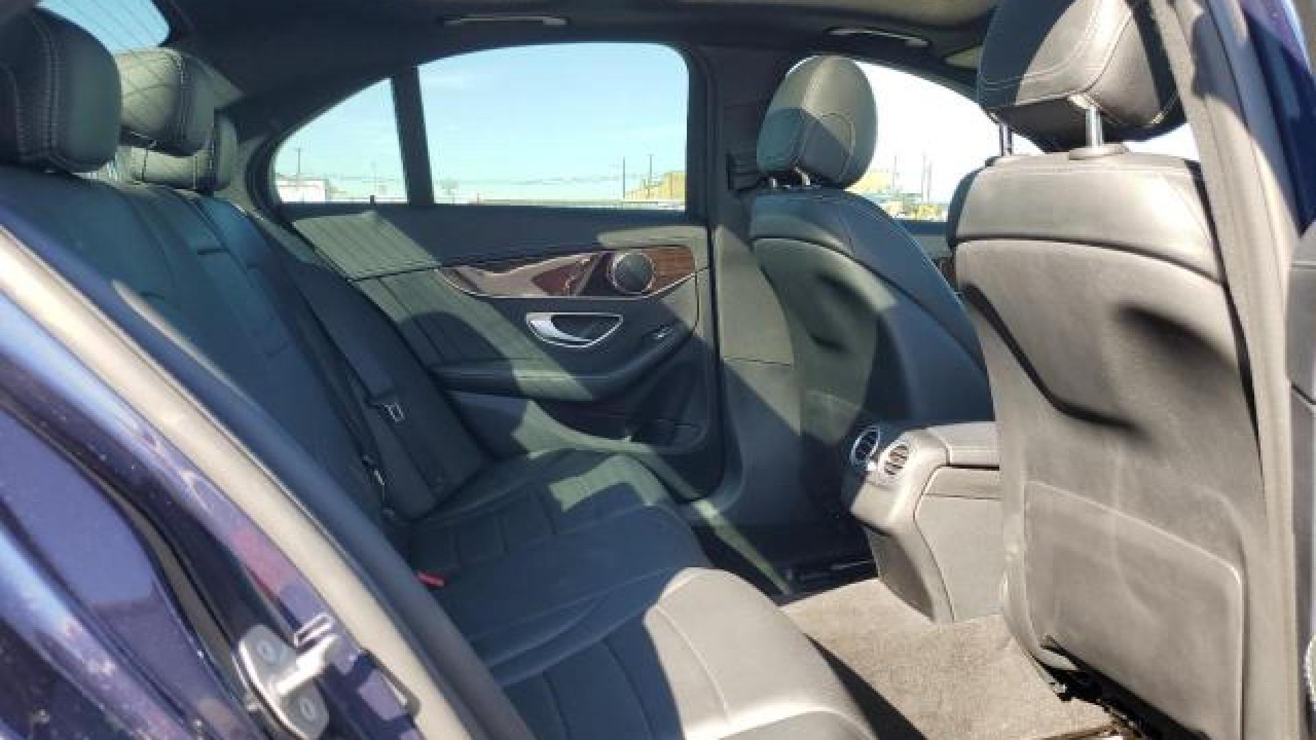 Mercedes - C300 - 2017 - Blue - 76501124