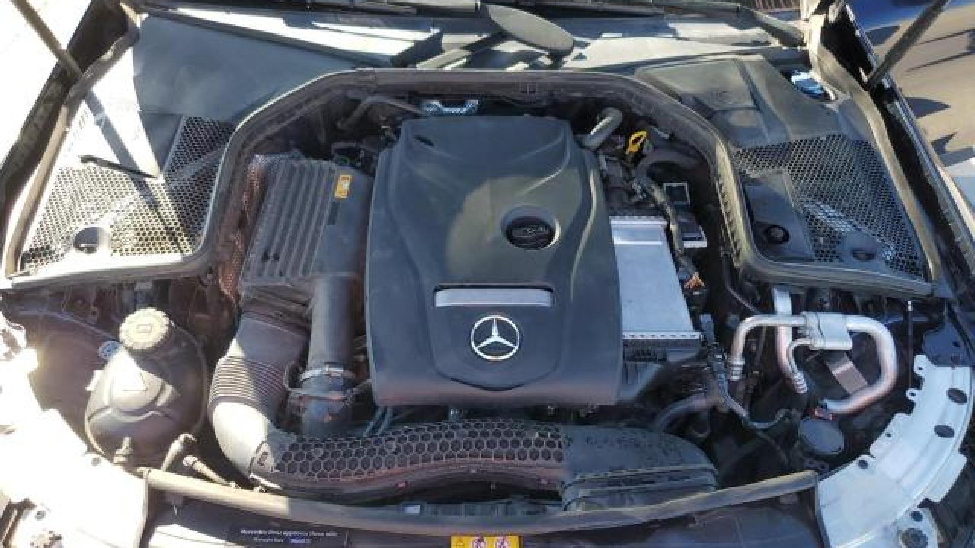 Mercedes - C300 - 2017 - Blue - 76501124