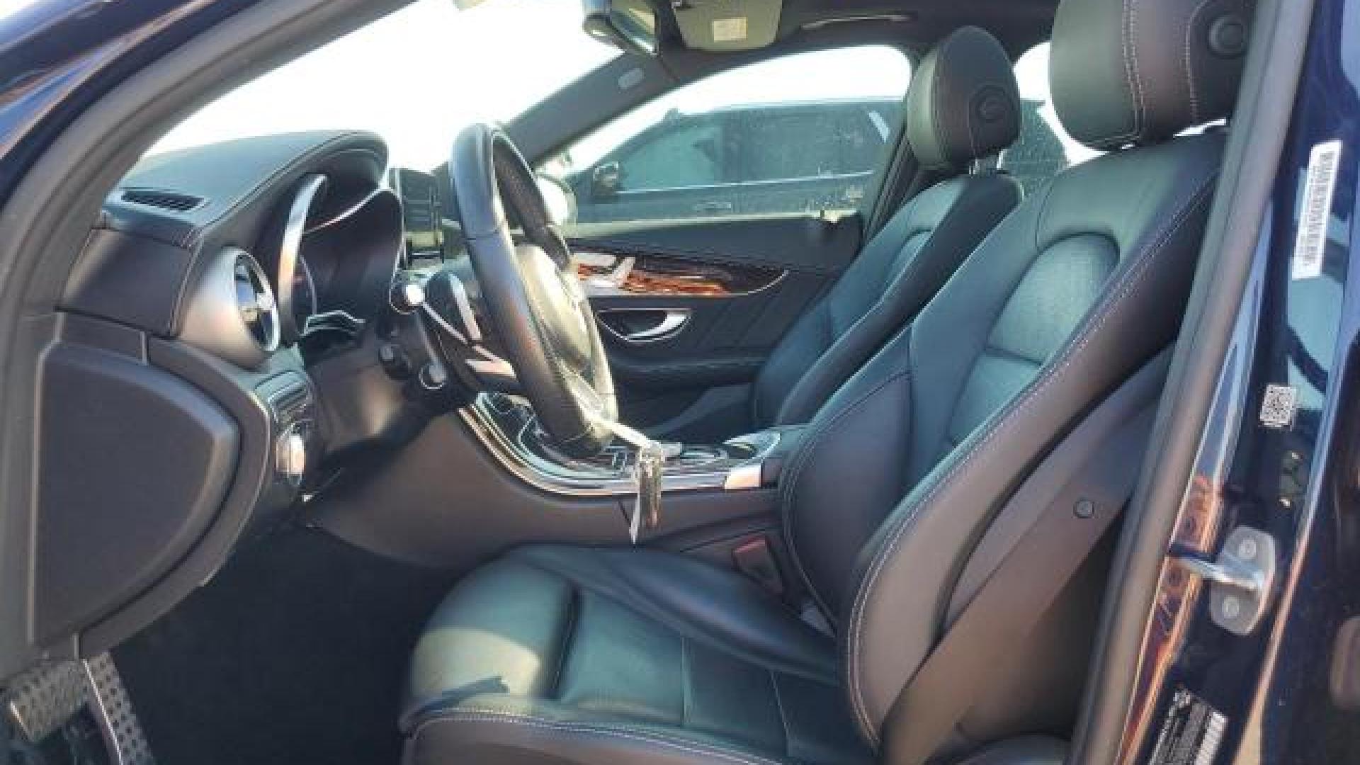 Mercedes - C300 - 2017 - Blue - 76501124