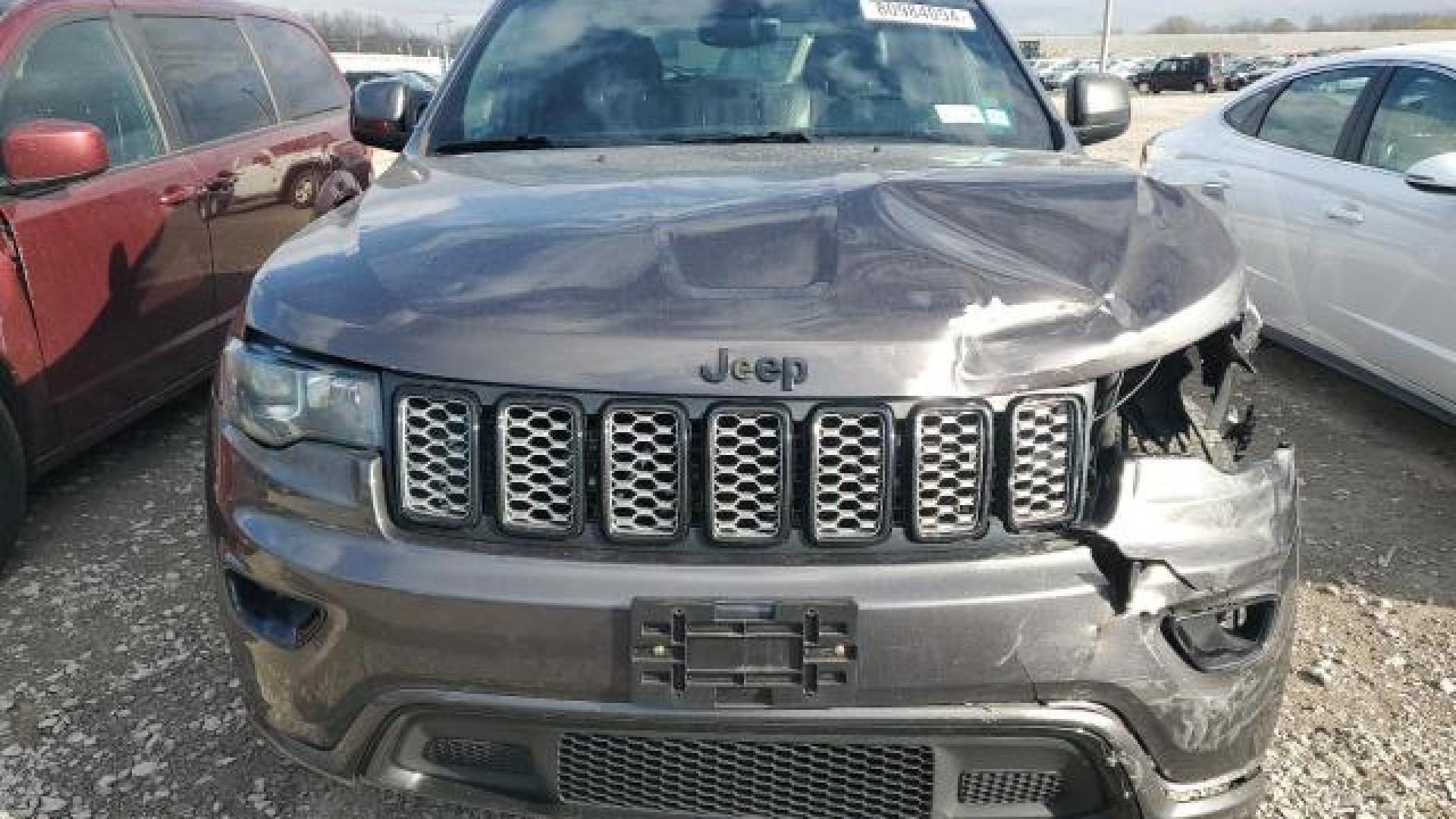 Jeep  - Grand Cherokee - 2017 - Grey - 80984094