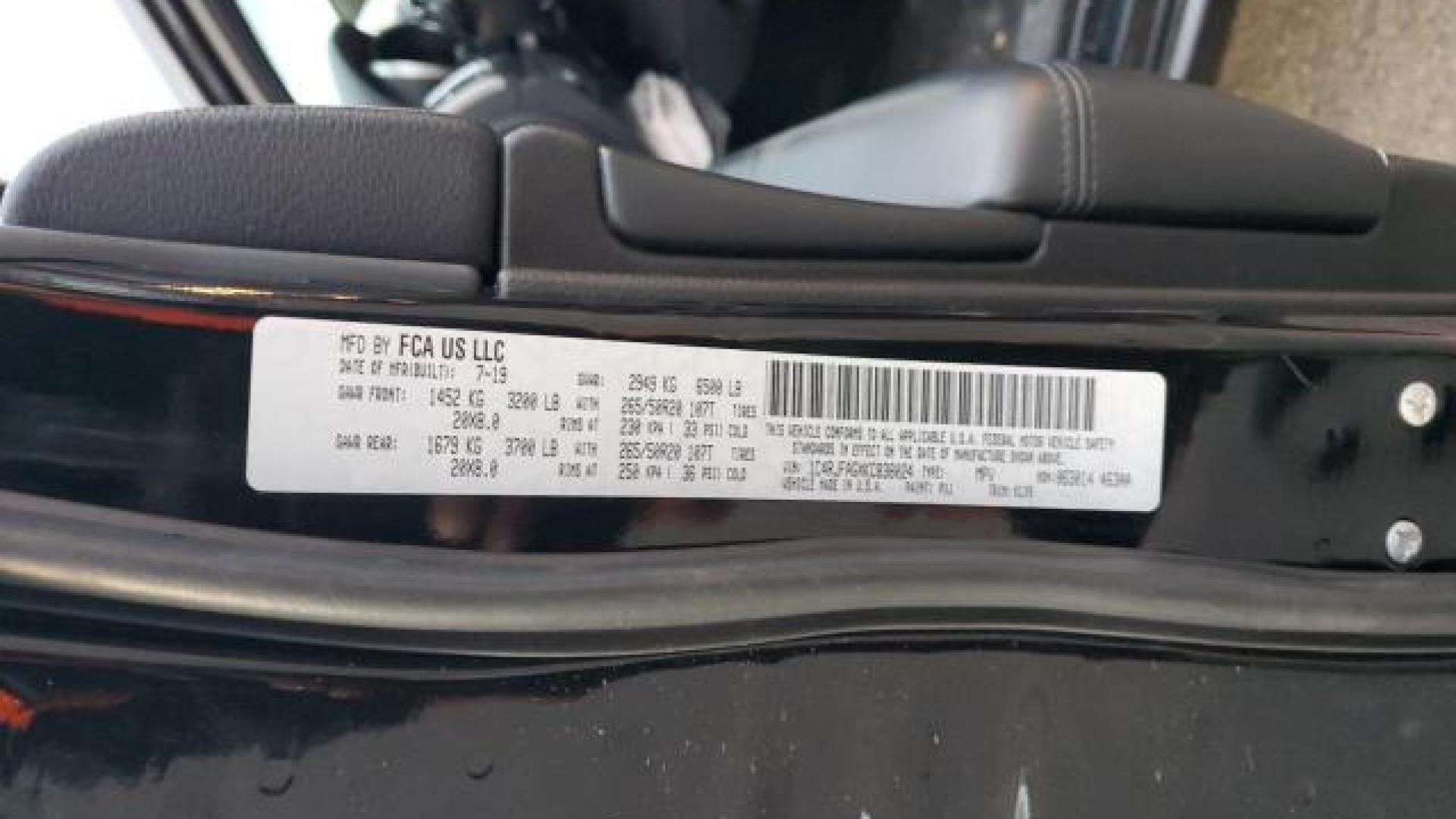 Jeep  - Grand Cherokee - 2019 - Black - 82277884