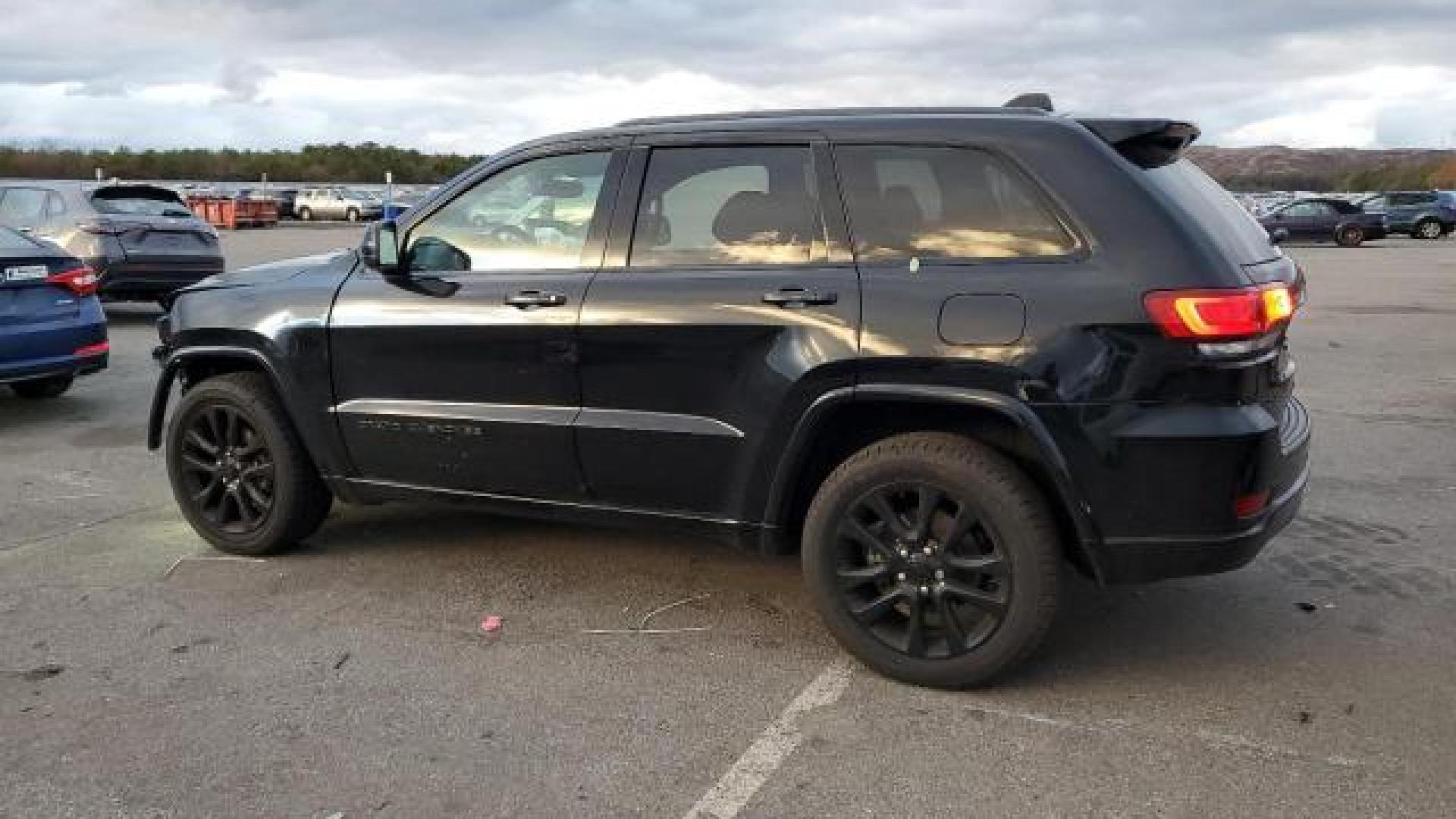 Jeep  - Grand Cherokee - 2019 - Black - 82277884