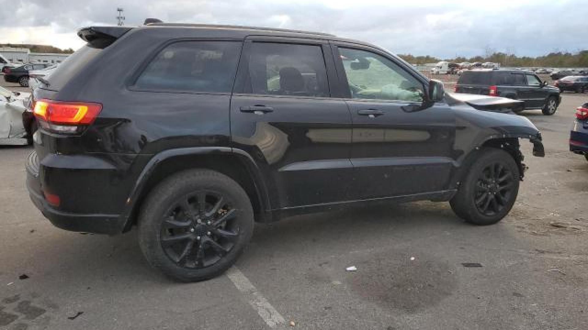 Jeep  - Grand Cherokee - 2019 - Black - 82277884