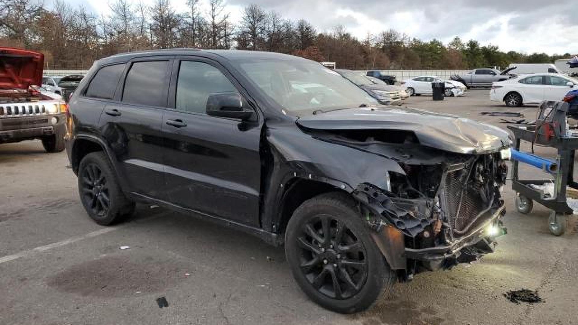 Jeep  - Grand Cherokee - 2019 - Black - 82277884
