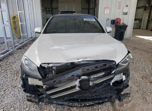 Mercedes - C300 - 2017 - White - 82359934