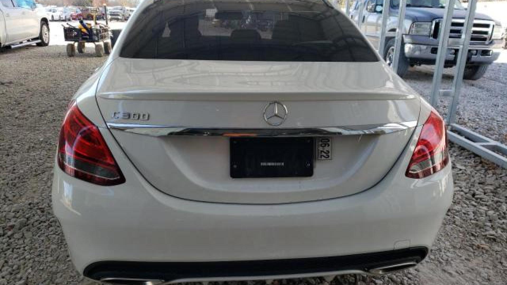 Mercedes - C300 - 2017 - White - 82359934