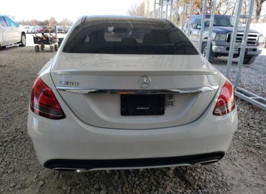 Mercedes - C300 - 2017 - White - 82359934