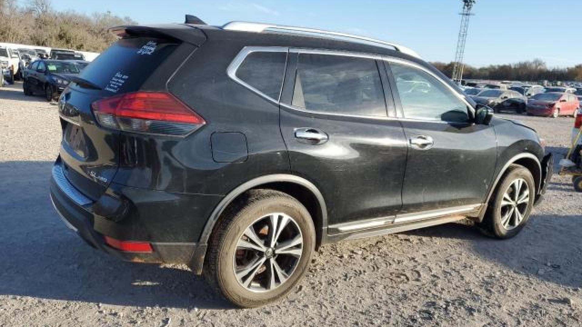 Nissan  - Rogue - 2017 - Black - 82578094