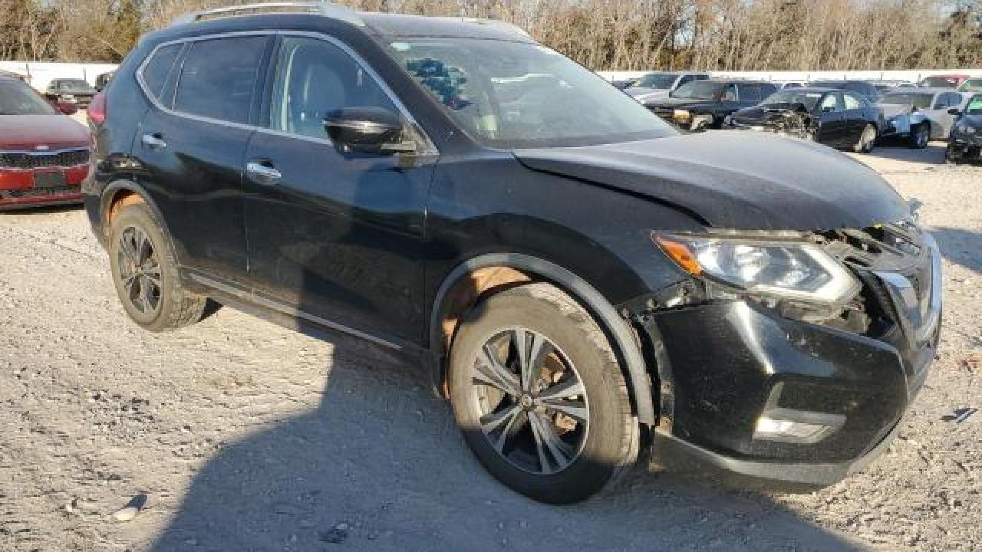 Nissan  - Rogue - 2017 - Black - 82578094