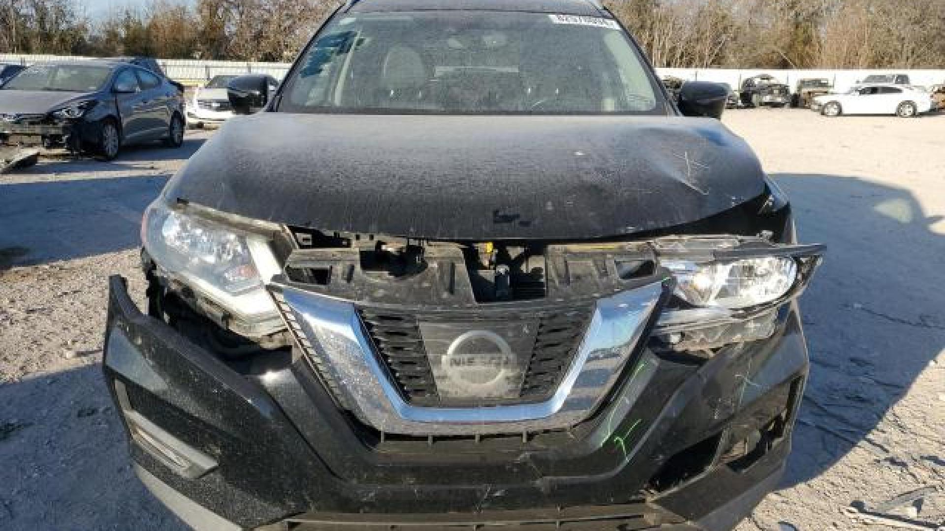 Nissan  - Rogue - 2017 - Black - 82578094