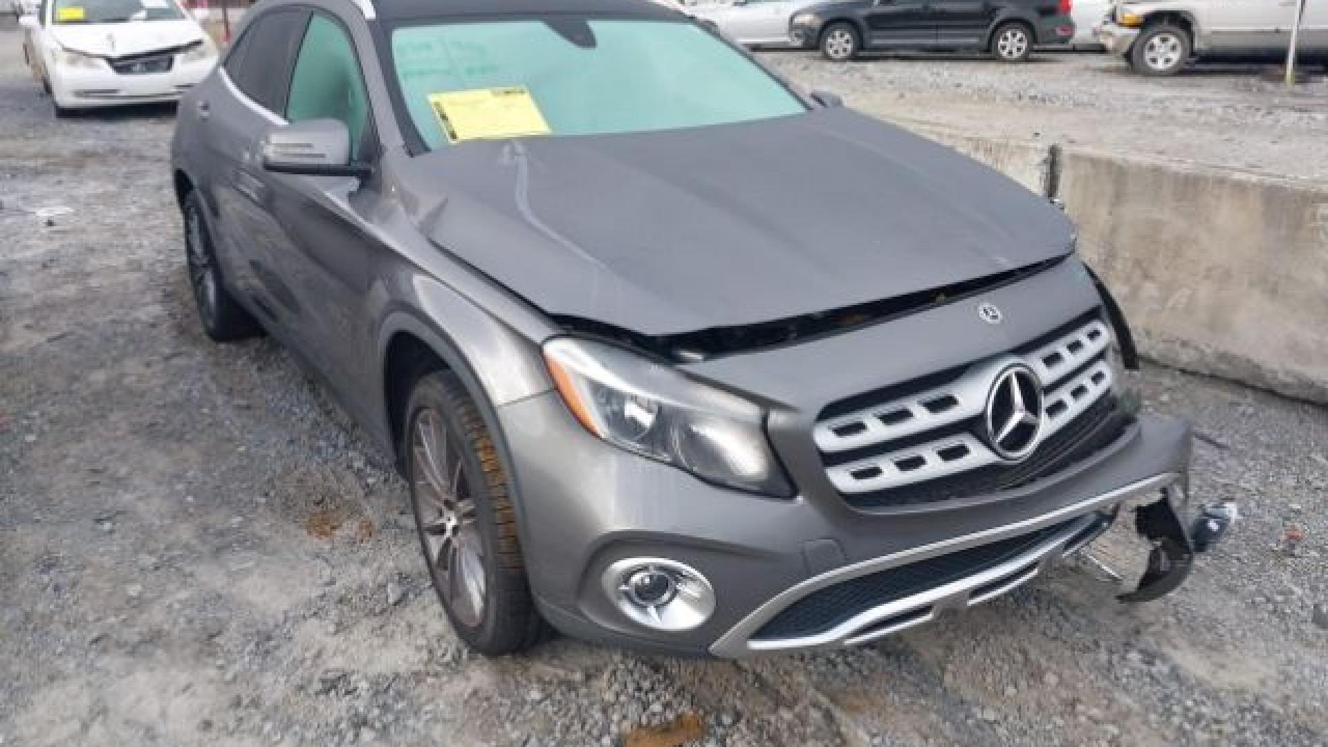 Mercedes - Gla250 - 2018 - Grey - 40479292