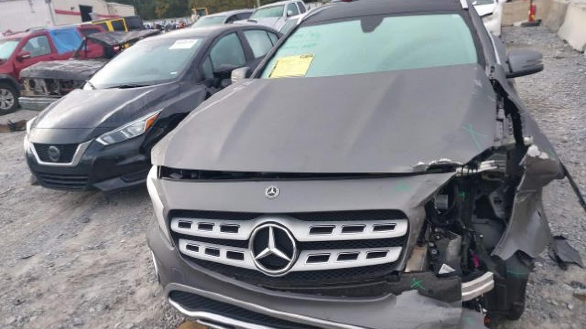 Mercedes - Gla250 - 2018 - Grey - 40479292