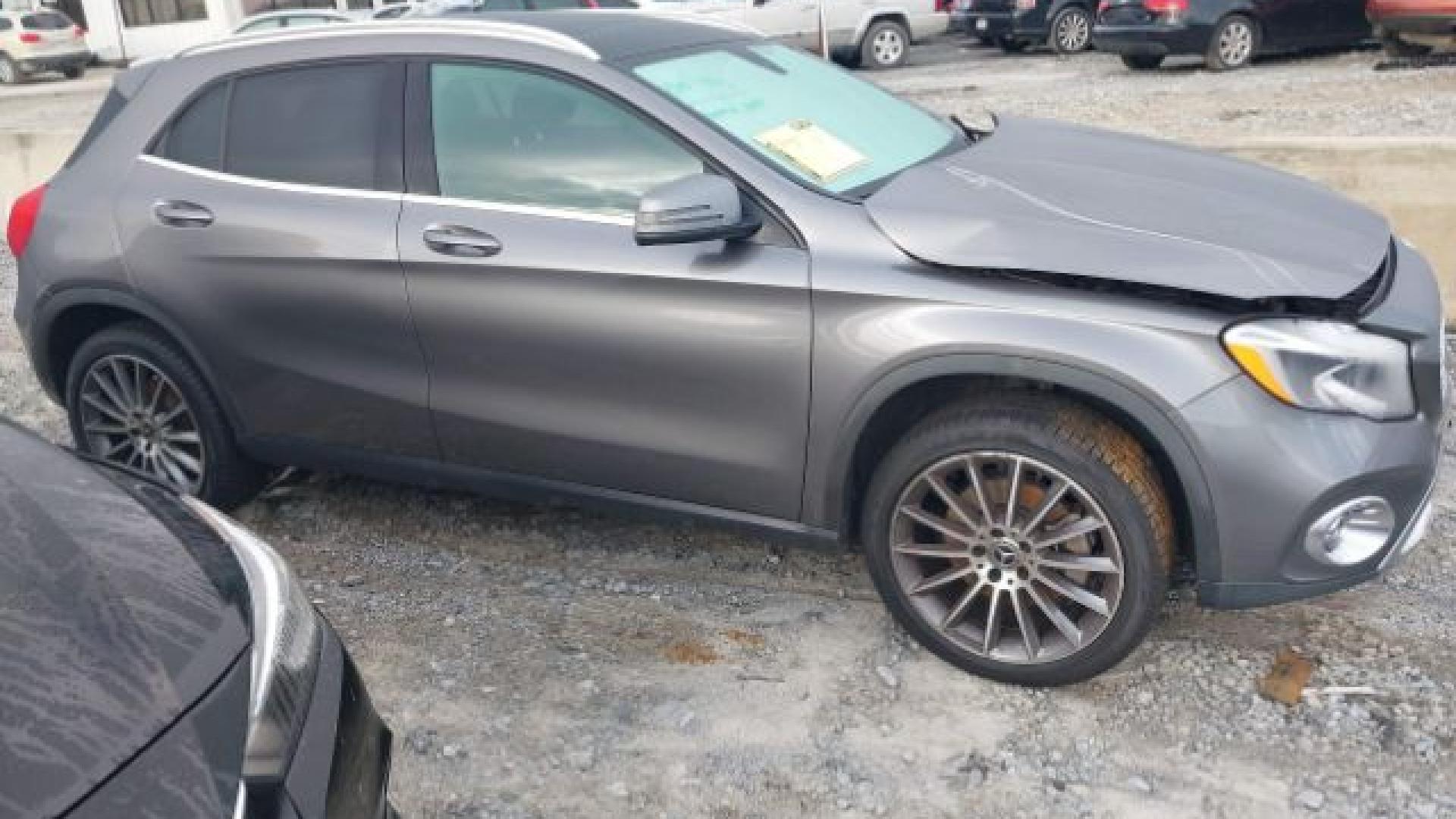 Mercedes - Gla250 - 2018 - Grey - 40479292