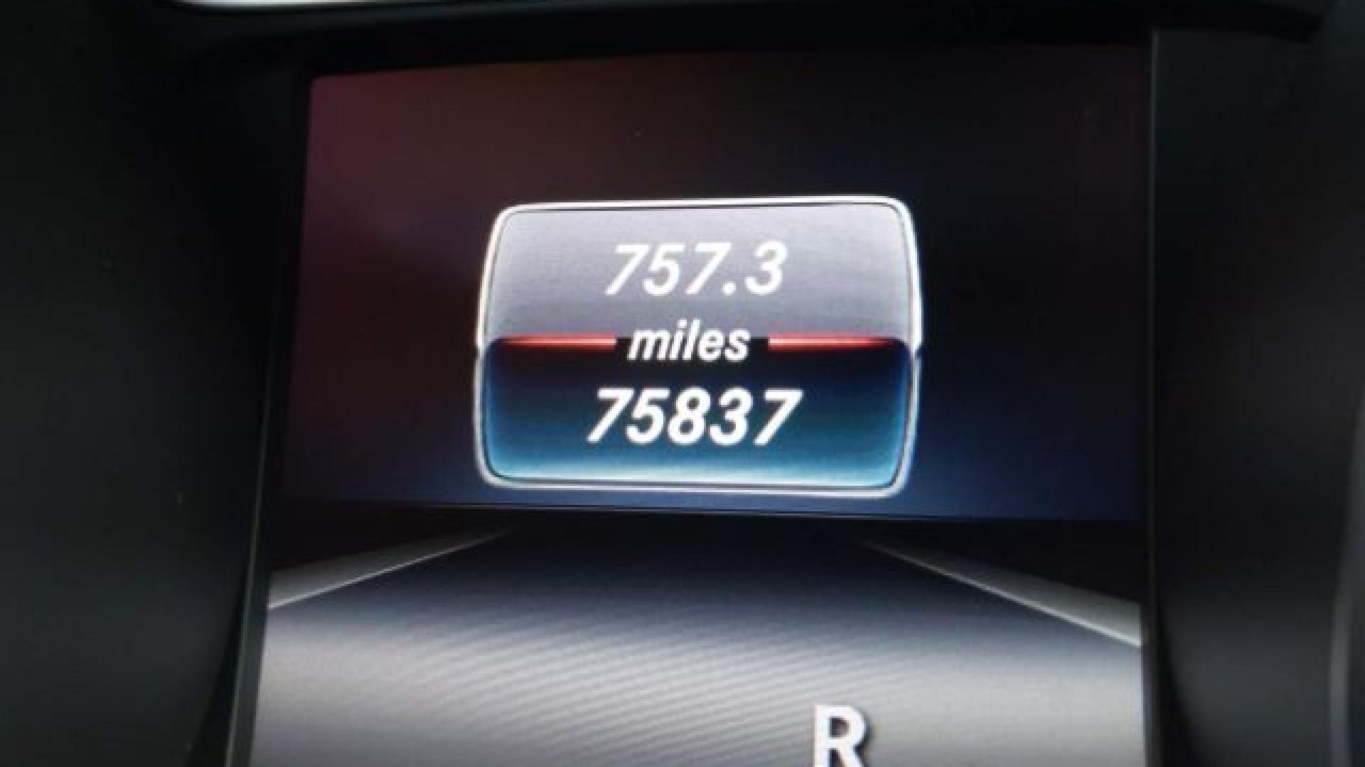 Mercedes - Gla250 - 2018 - Grey - 40479292