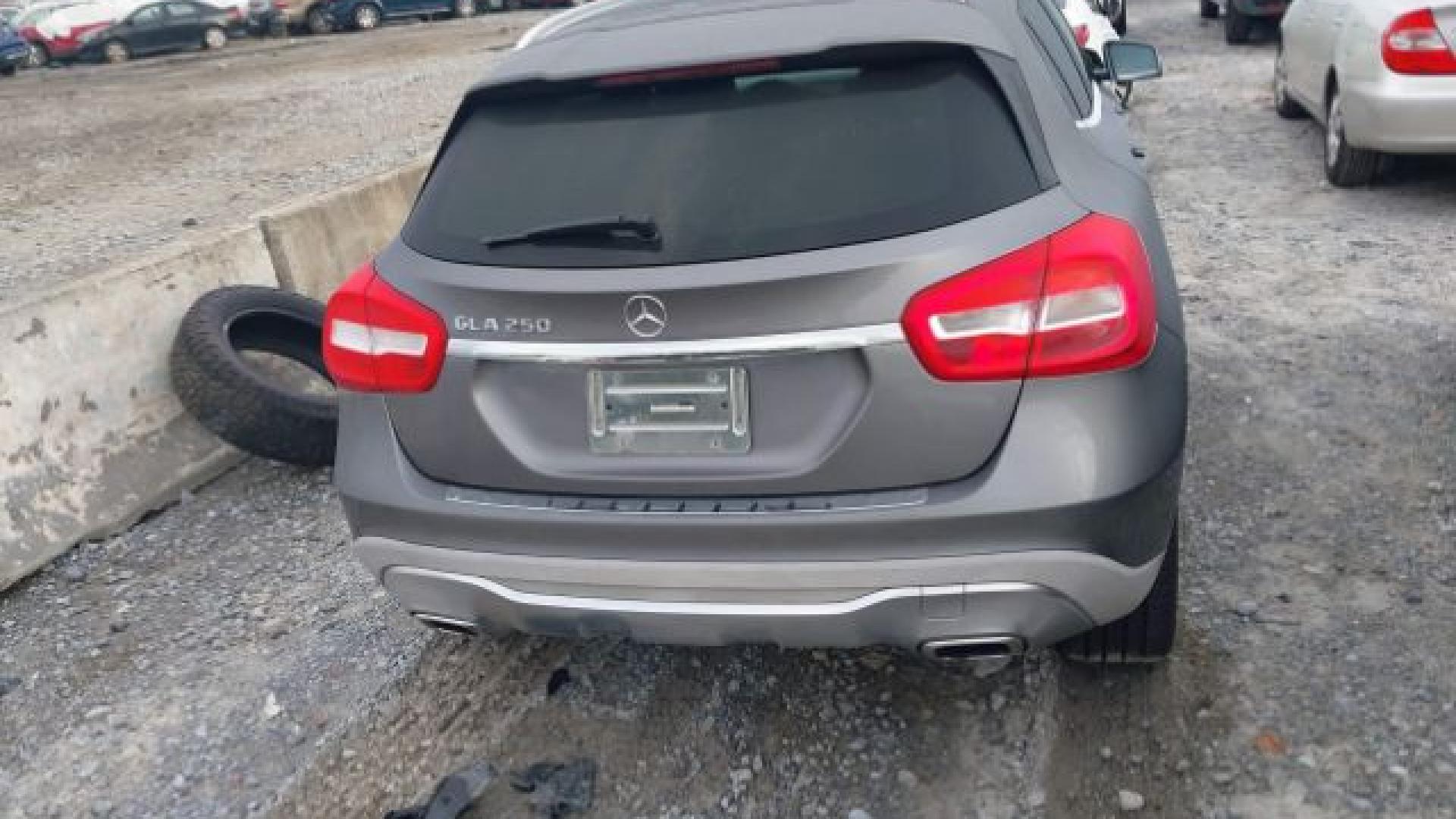 Mercedes - Gla250 - 2018 - Grey - 40479292
