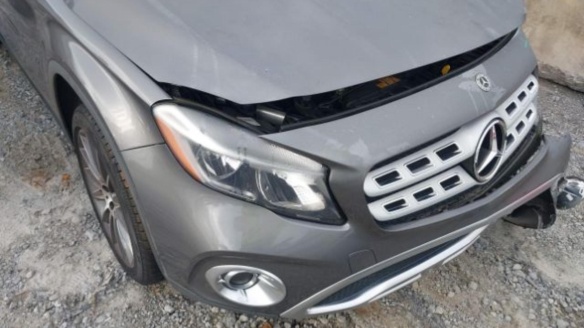 Mercedes - Gla250 - 2018 - Grey - 40479292