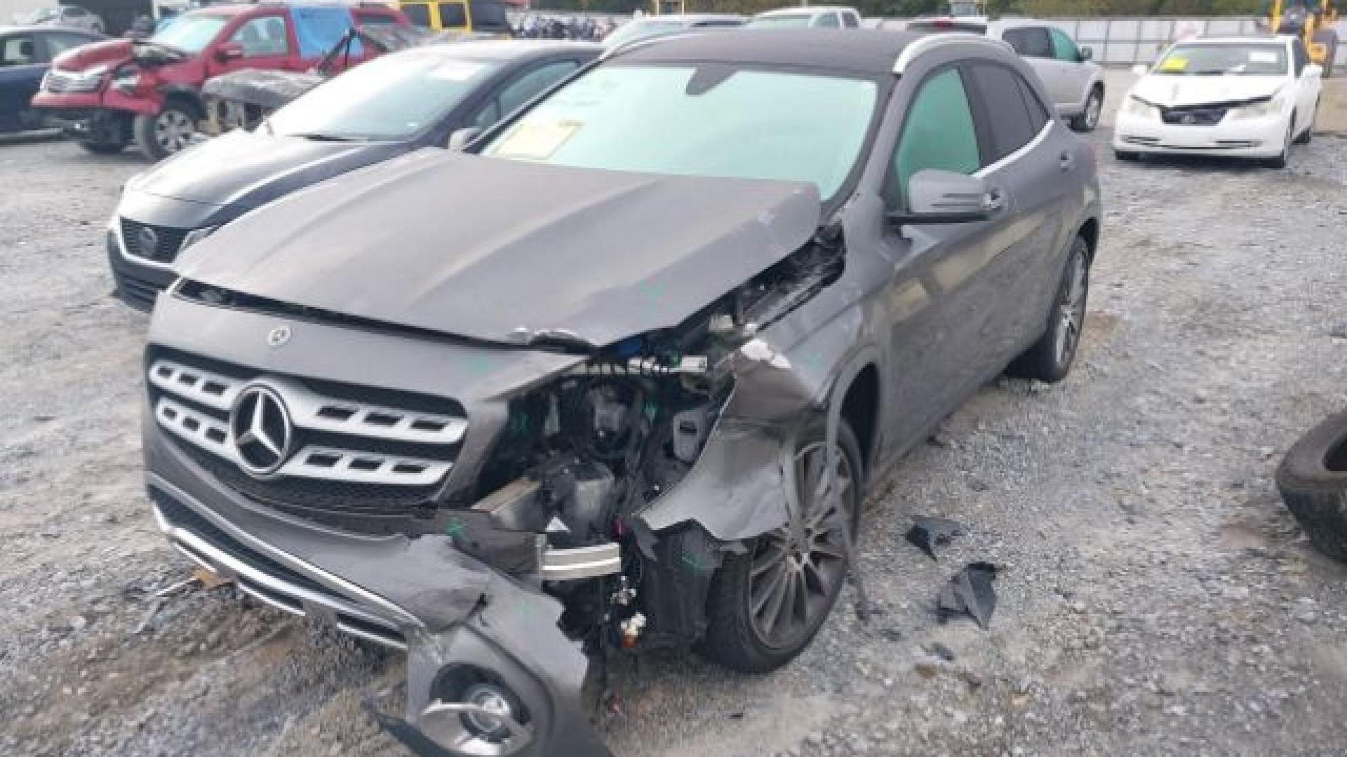 Mercedes - Gla250 - 2018 - Grey - 40479292