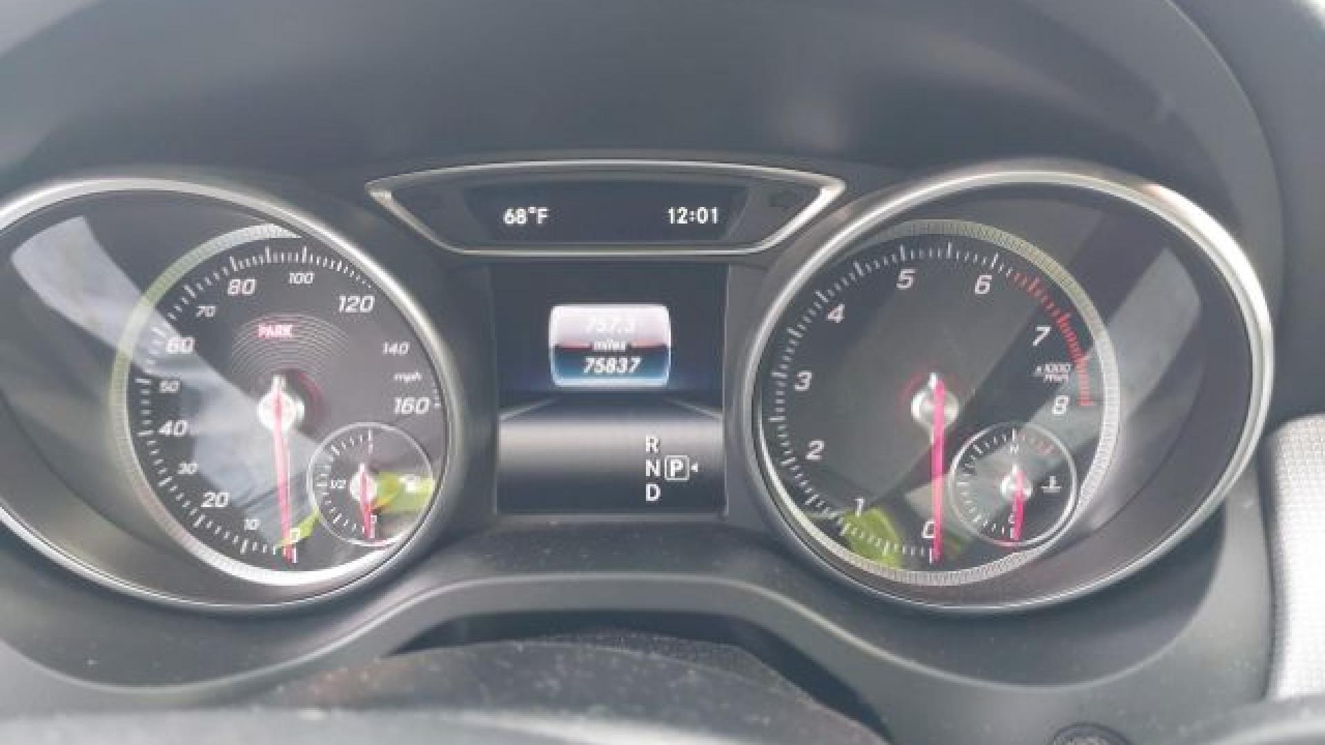 Mercedes - Gla250 - 2018 - Grey - 40479292