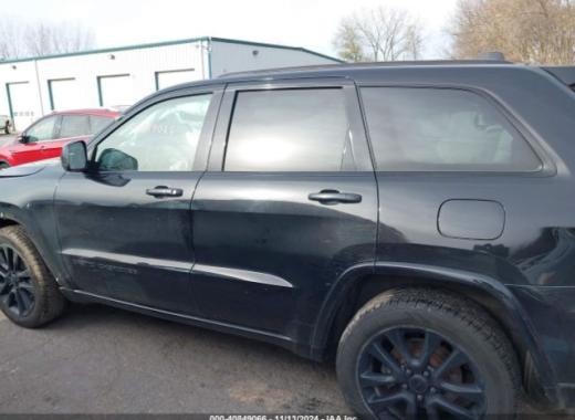 Jeep  - Grand Cherokee - 2017 - Black - 40849066