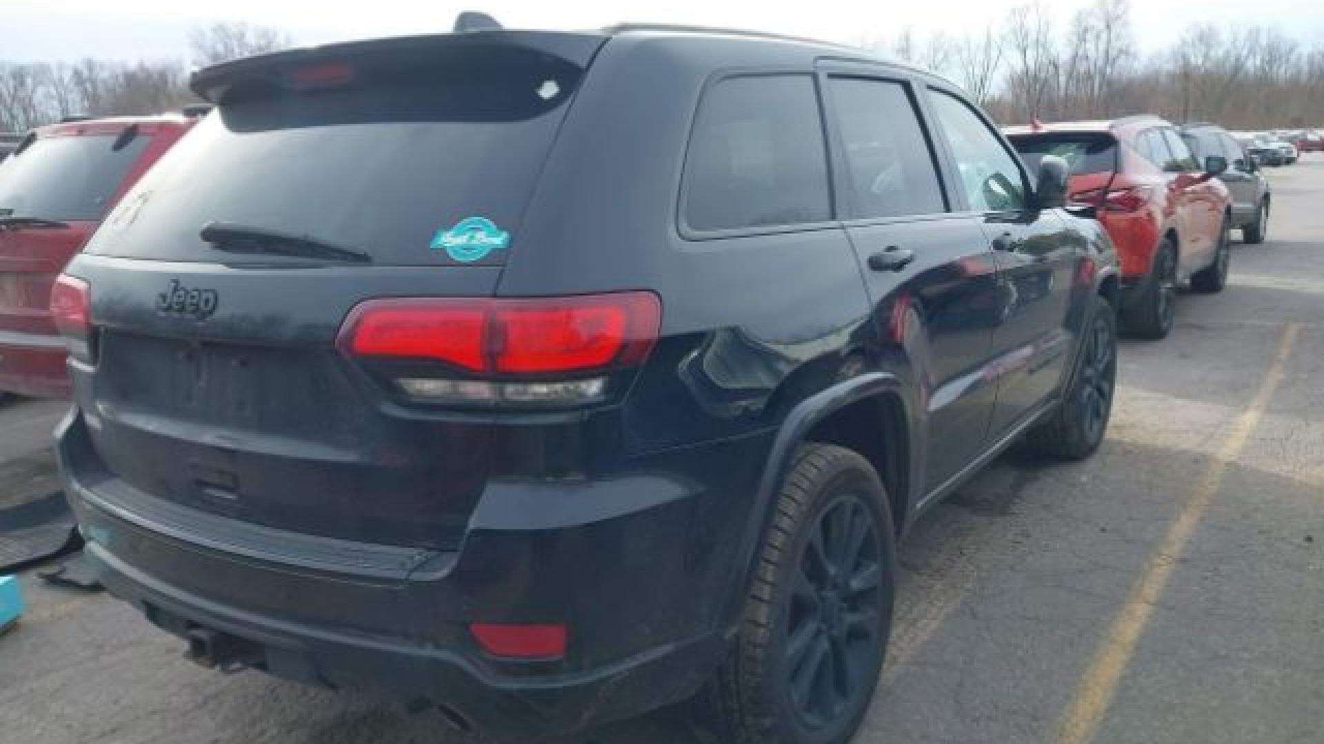 Jeep  - Grand Cherokee - 2017 - Black - 40849066