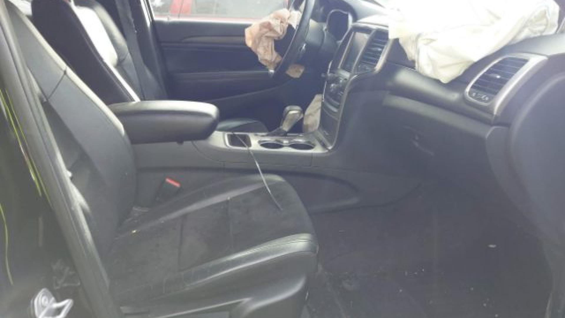 Jeep  - Grand Cherokee - 2017 - Black - 40849066