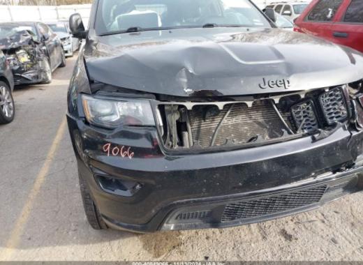 Jeep  - Grand Cherokee - 2017 - Black - 40849066