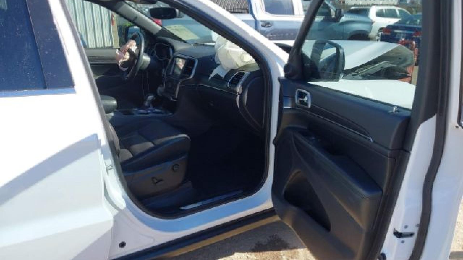 Jeep  - Grand Cherokee - 2018 - White - 41418877