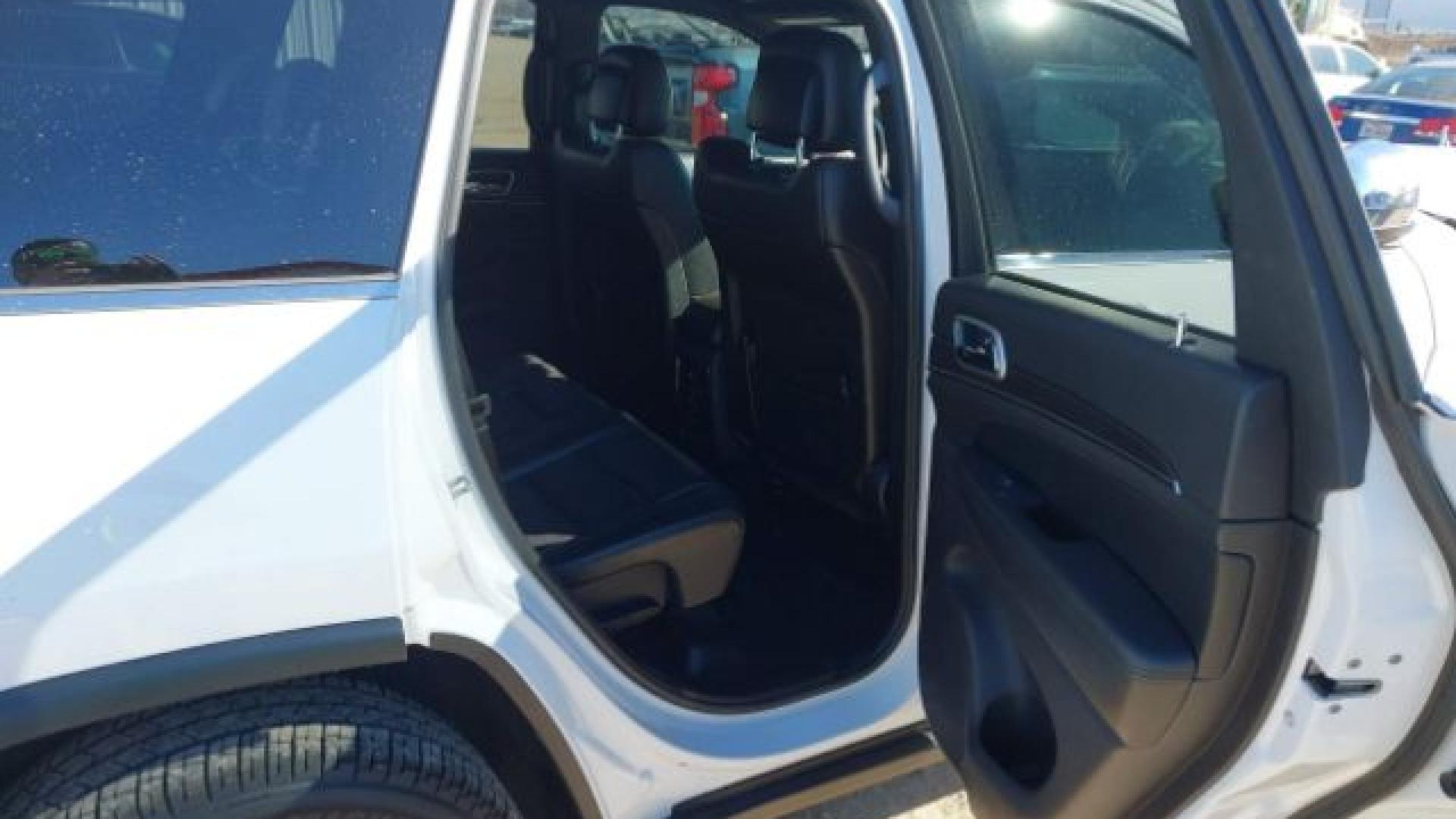 Jeep  - Grand Cherokee - 2018 - White - 41418877