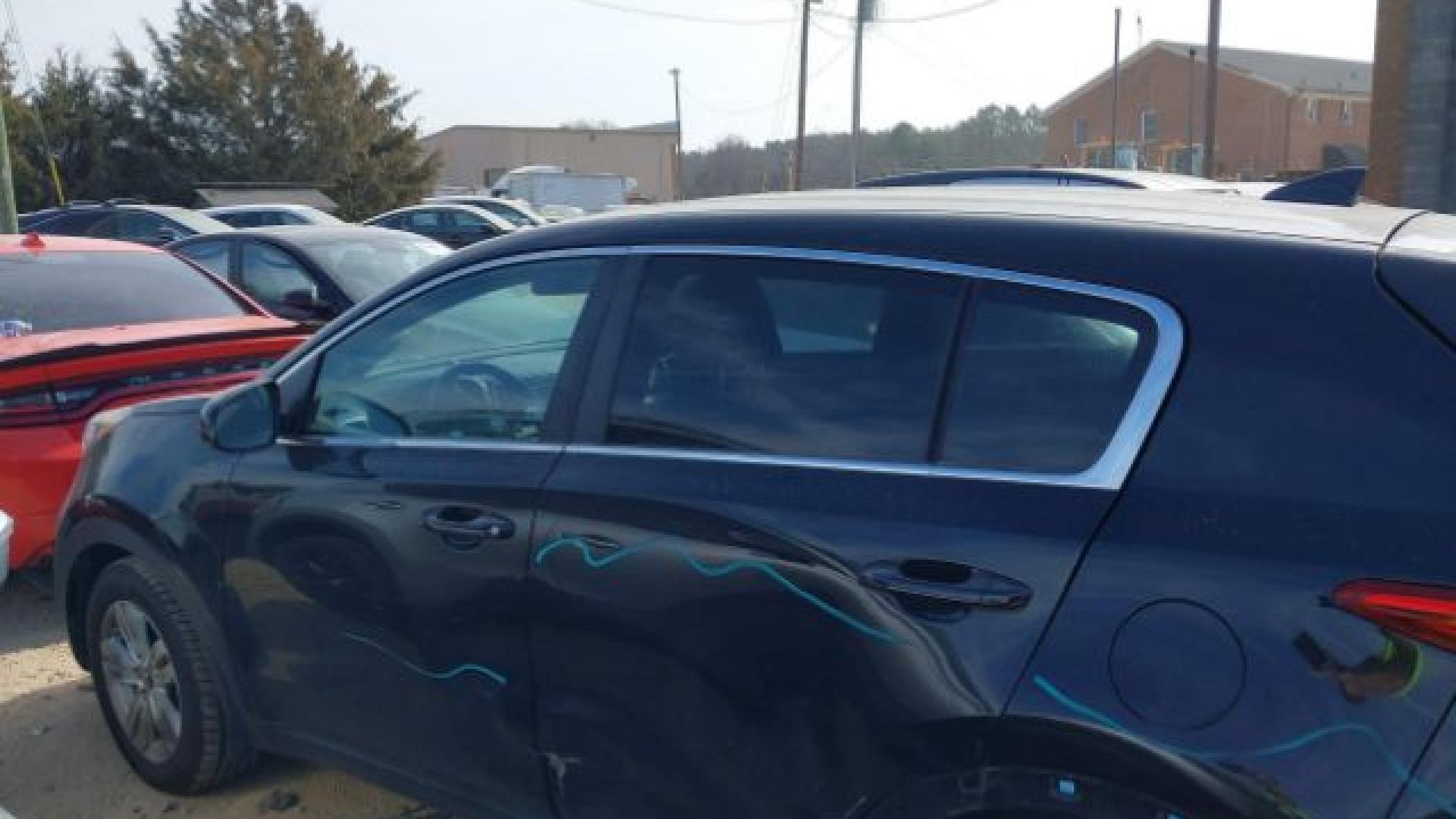 Kia - Sportage - 2018 - Black - 41454946