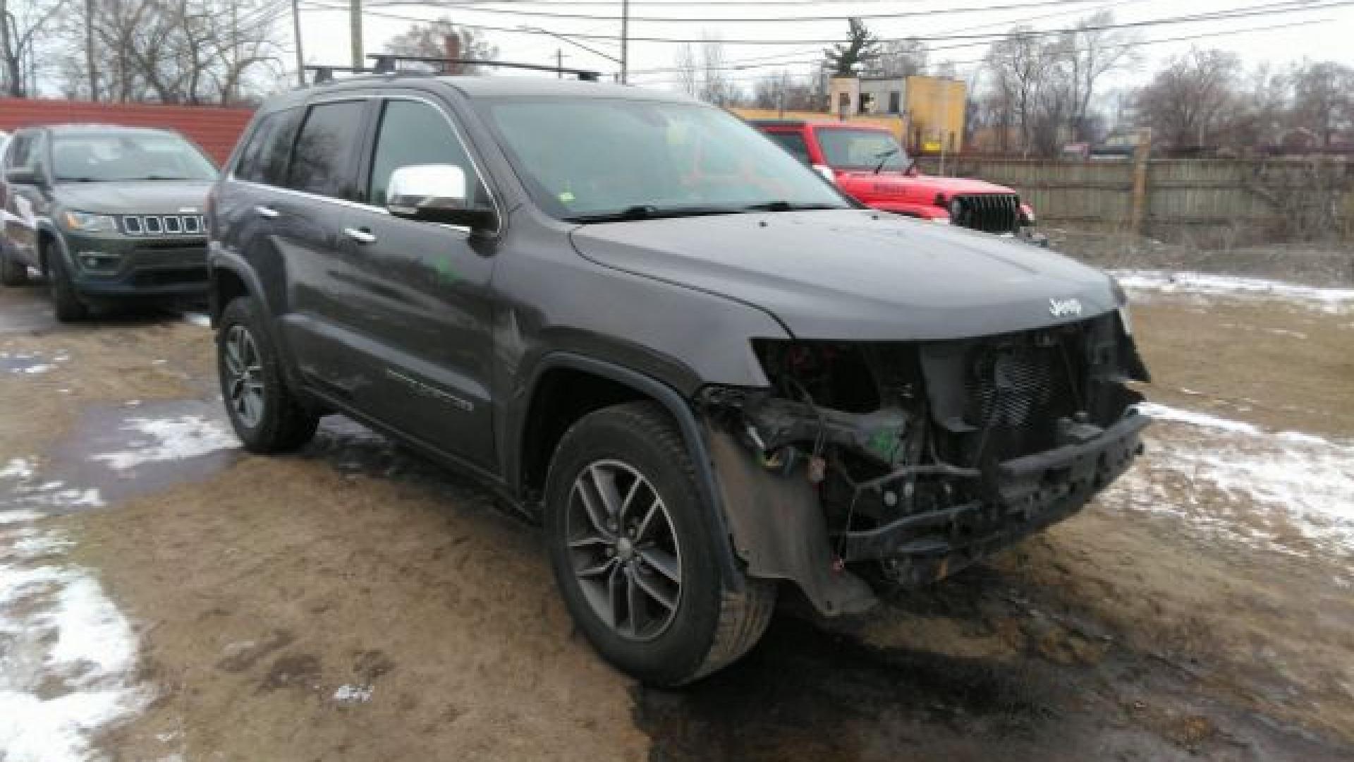 Jeep  - Grand Cherokee - 2017 - Grey - 41568517