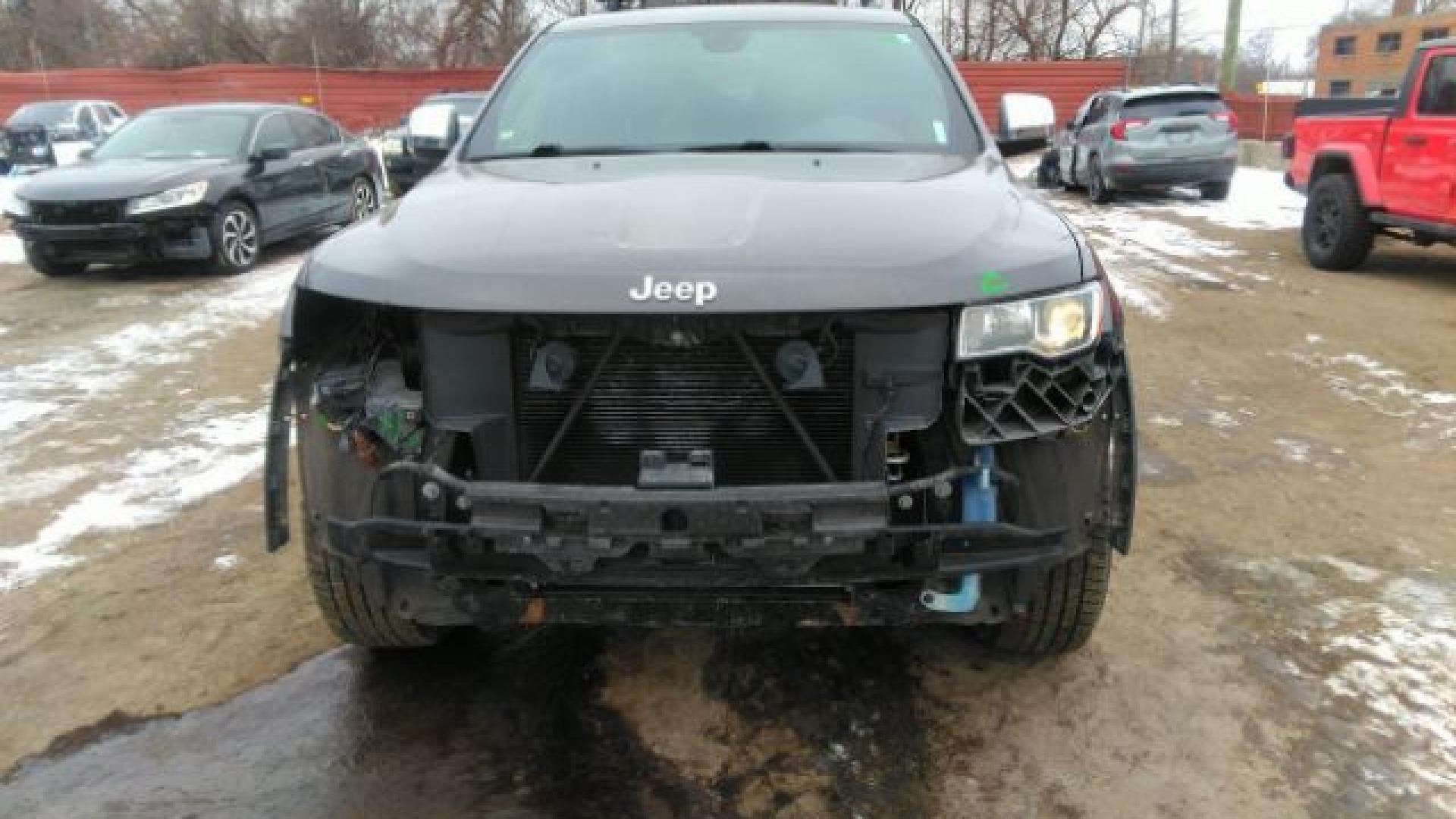 Jeep  - Grand Cherokee - 2017 - Grey - 41568517