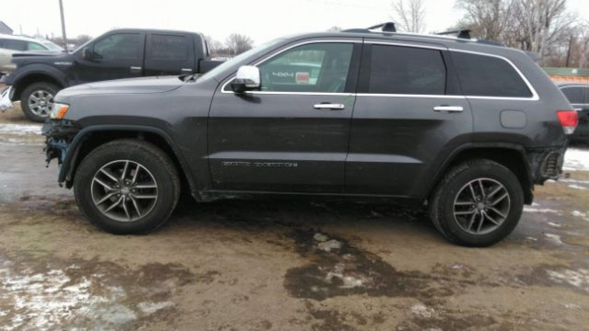 Jeep  - Grand Cherokee - 2017 - Grey - 41568517