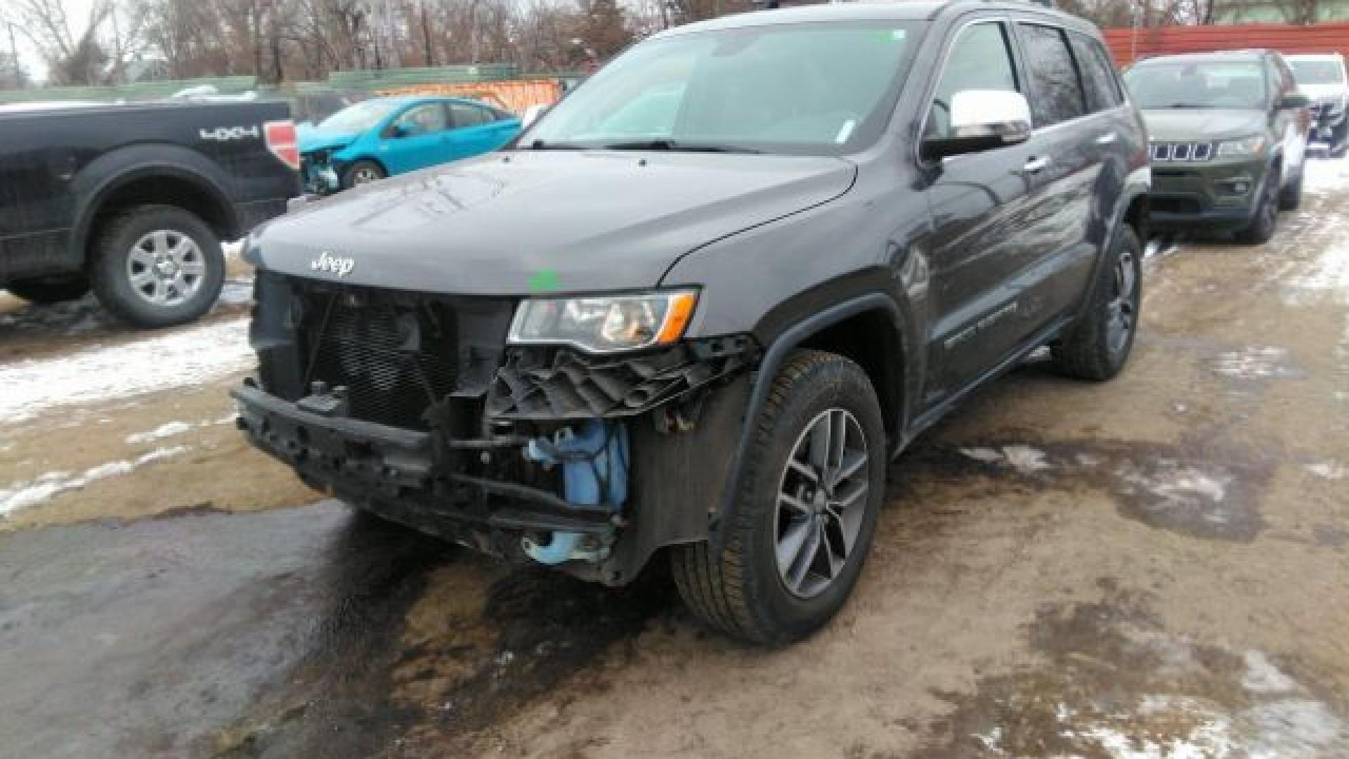 Jeep  - Grand Cherokee - 2017 - Grey - 41568517