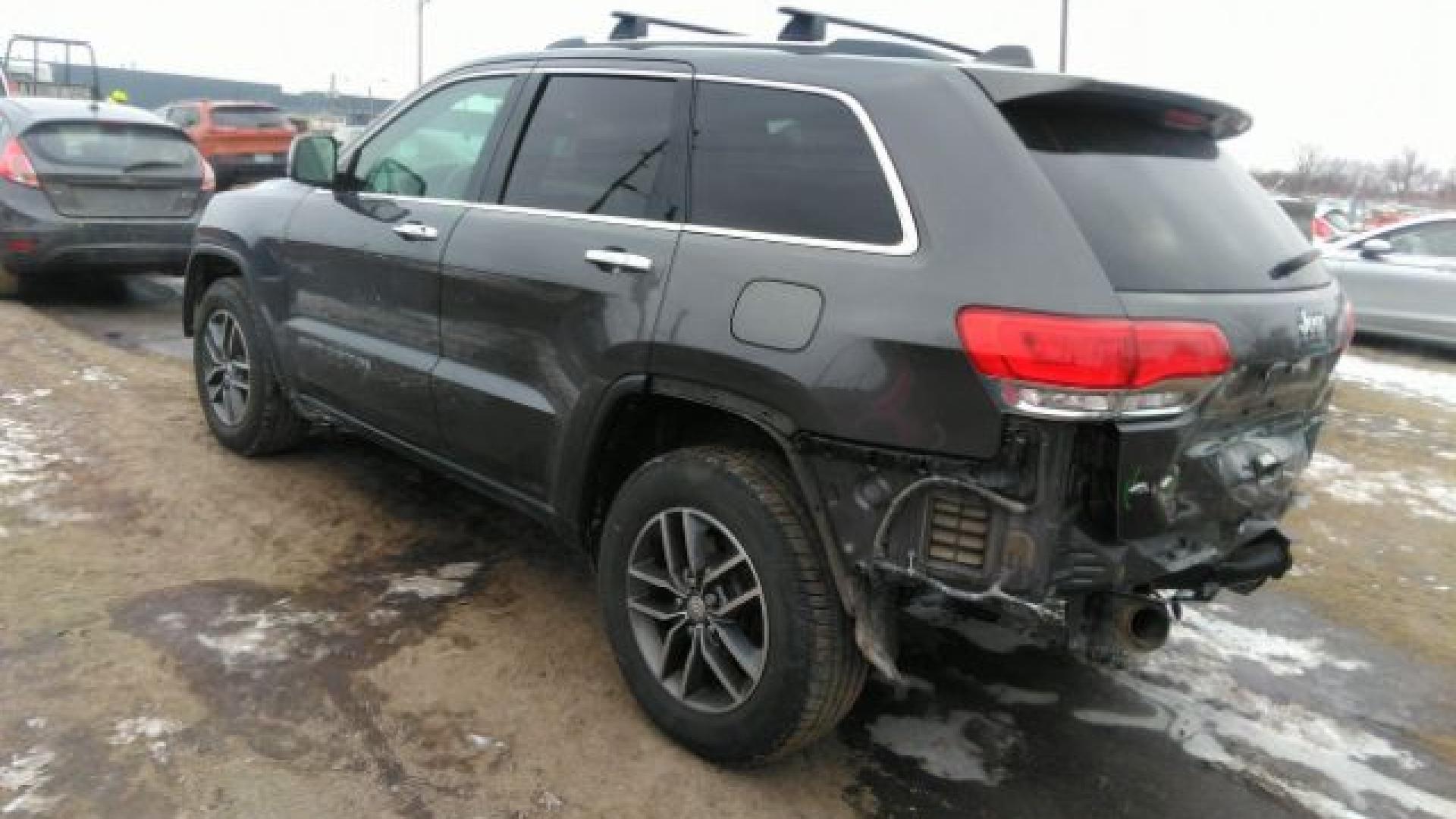 Jeep  - Grand Cherokee - 2017 - Grey - 41568517
