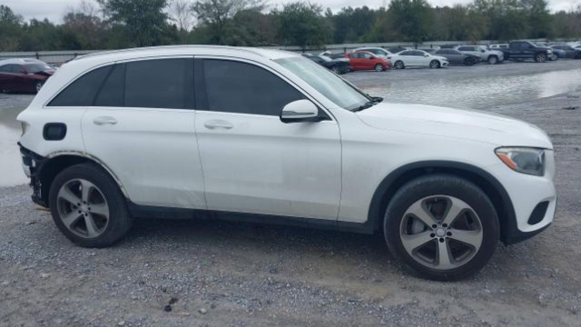 Mercedes - Glc300 - 2017 - White - 41614014