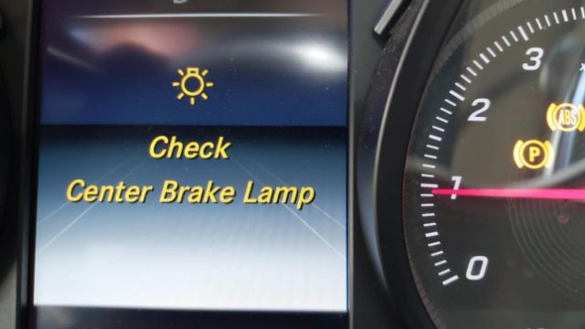 Mercedes - Glc300 - 2017 - White - 41614014