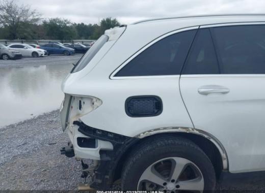 Mercedes - Glc300 - 2017 - White - 41614014