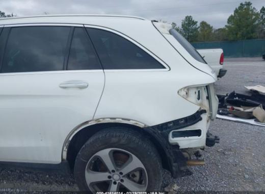 Mercedes - Glc300 - 2017 - White - 41614014