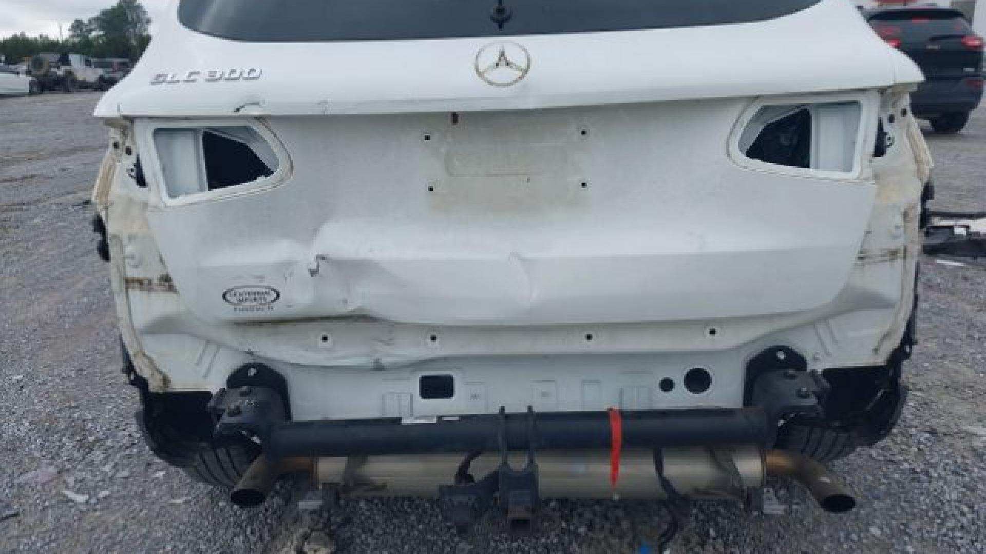 Mercedes - Glc300 - 2017 - White - 41614014