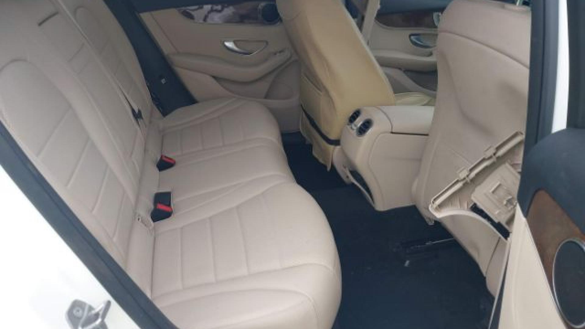 Mercedes - Glc300 - 2017 - White - 41614014