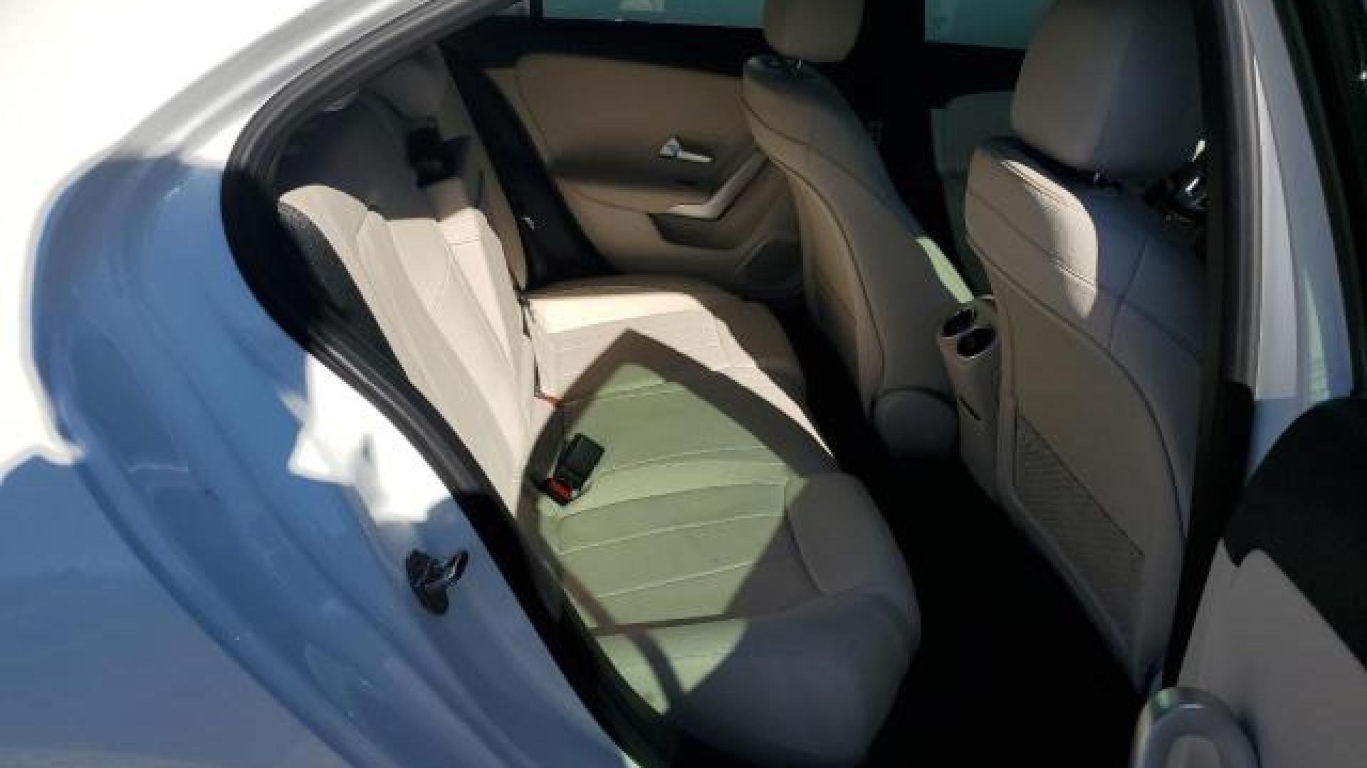 Mercedes - C300 - 2018 - Black - 41636025