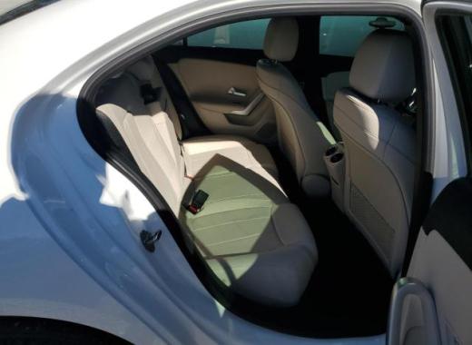 Mercedes - C300 - 2018 - Black - 41636025