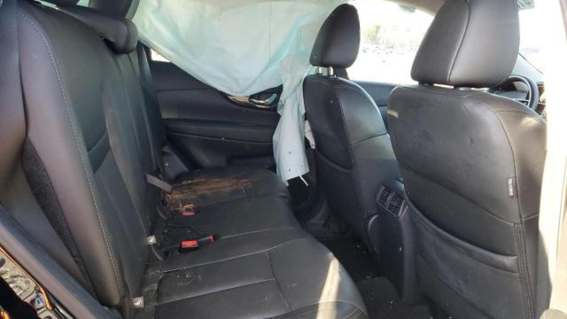 Nissan  - Rogue - 2019 - Black - 41679325